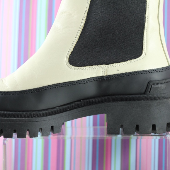 Simons Leather Bootie - Picture 15 of 15